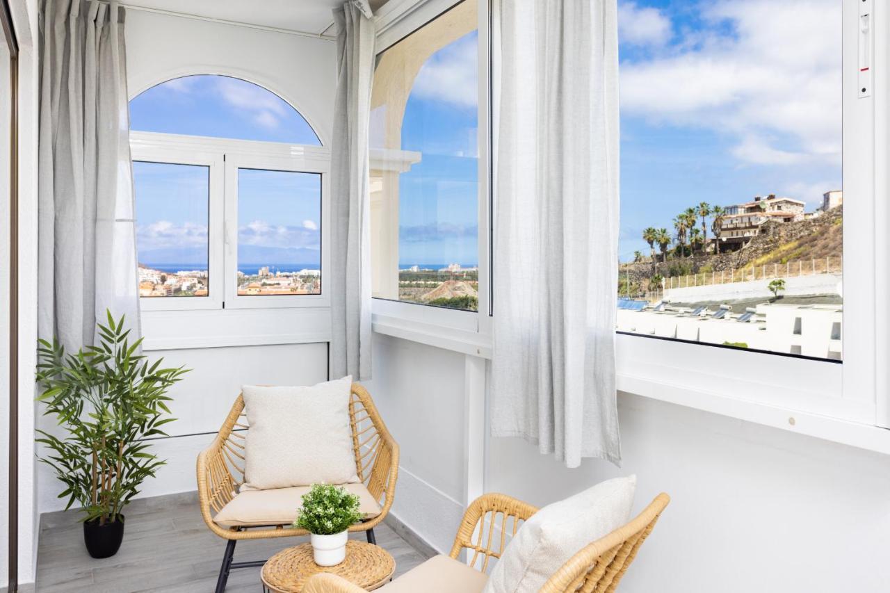 Castle Harbour Apartment Arona  Luaran gambar
