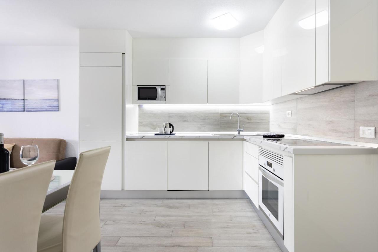Castle Harbour Apartment Arona  Luaran gambar
